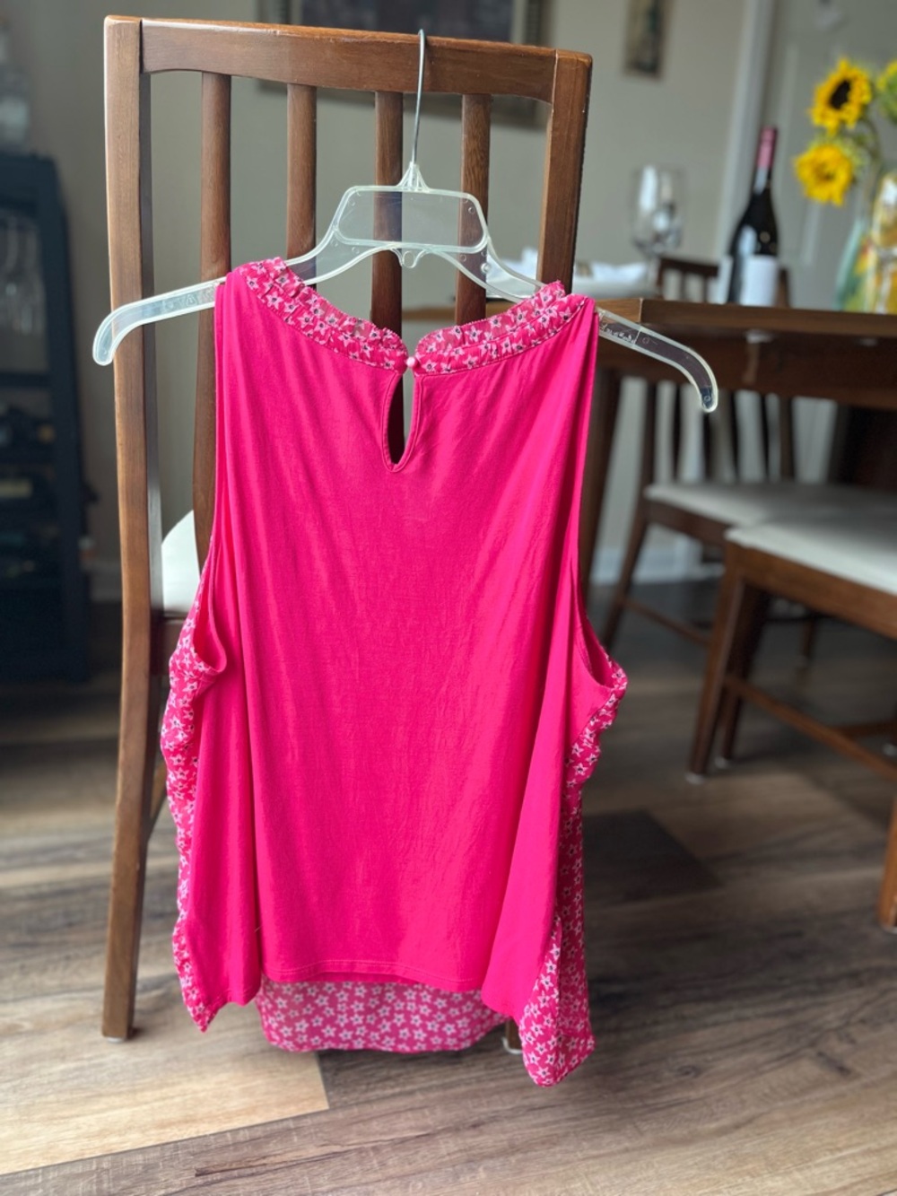 ELLE Fuchsia Star Print Sleeveless Top! Size XXL! Ruffle neckline! - Picture 5 of 9